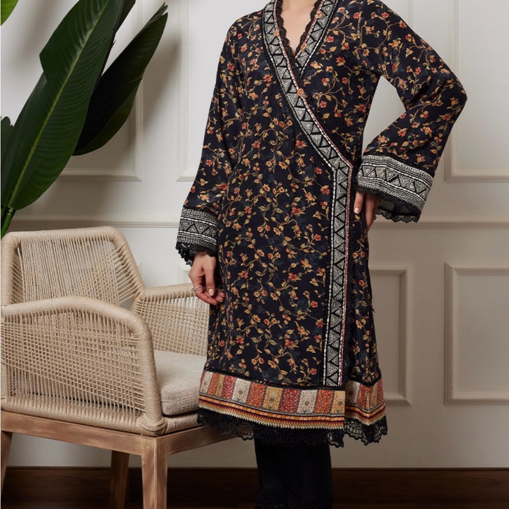 Farah Talib Aziz wrap kurta M